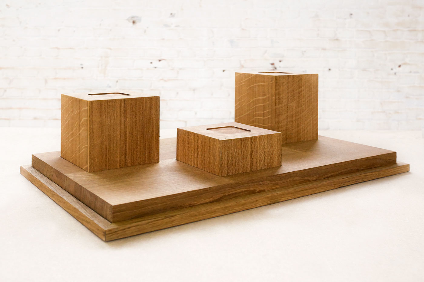 présentoir à parfum chêne massif