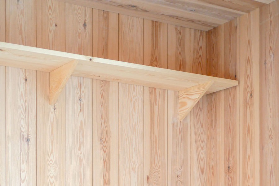 sapin rouge, étagère murale