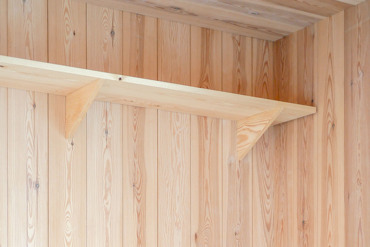 Half triangle - OUSTE Brussels - custom furniture & space design